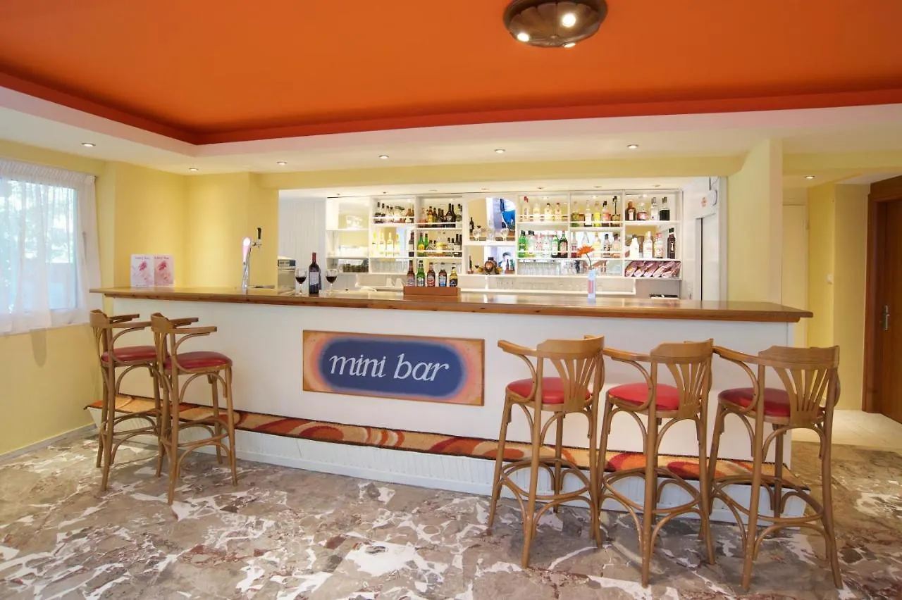 Lorenzo Hotel Lassi  2*, Lassi (Kefalonia) Greece