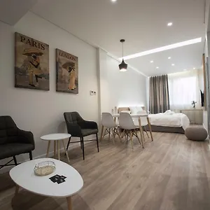 Ornament Suites, Nilie Hospitality Mgmt Apartment